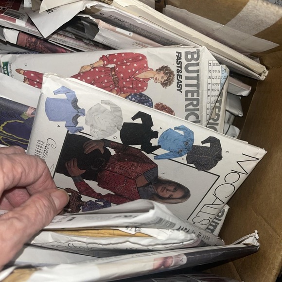 VTG Lot 100 + sewing patterns McCalls Simplicity Butterick 80's, 90's Some 2000s - Picture 5 of 6